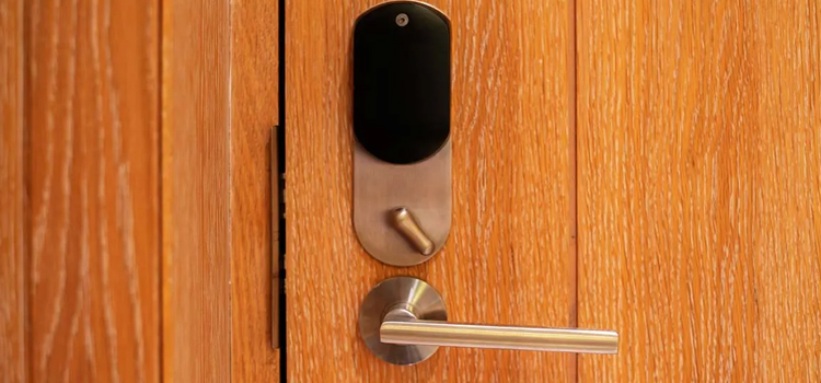 Automatic Locking Door Knob St. Helena
